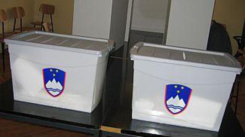 Šrot ostaja na stolčku.