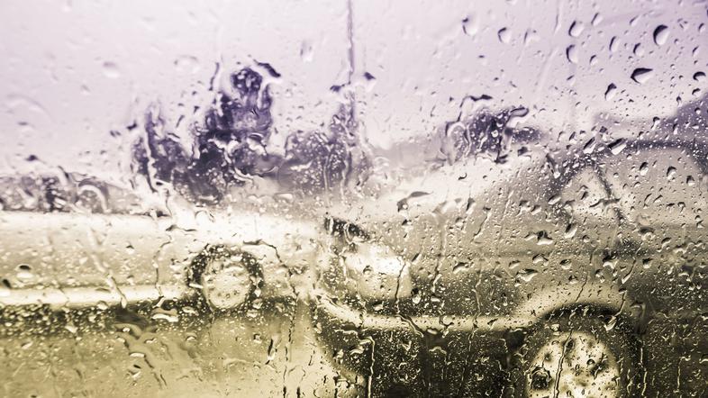 Dež padavine neurje vreme