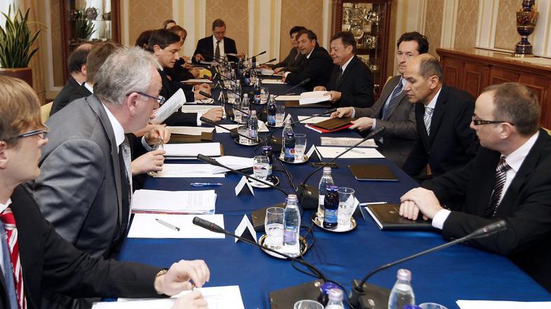 Sestanek parlamentarnih strank.