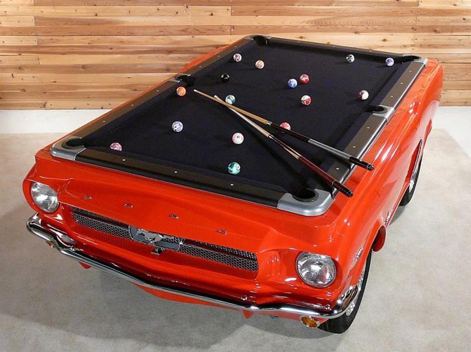 Ford mustang predelan v mizo za biljard. (Foto: Autoblog)