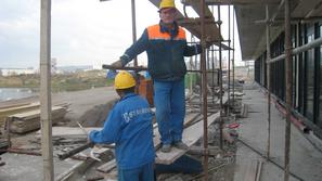 Slovenija 26.11.12, koper, stavbenik, delavci, stecaj, gradbeniki, gradbinci, gr