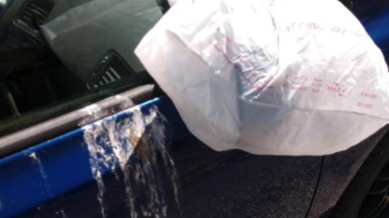 Vrečka na vzvratnem ogledalu vozila