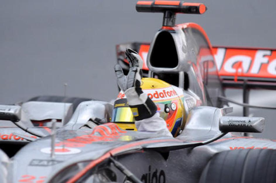 "A ga imam? A ga imam?" Ja, Lewis, imaš naslov!