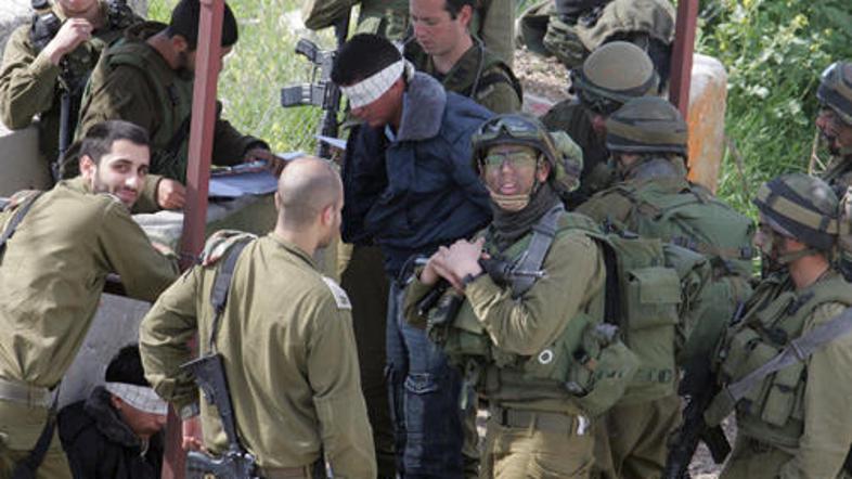 Vojaki so povedali, da so jim nadrejeni odobrili streljanje na civiliste.