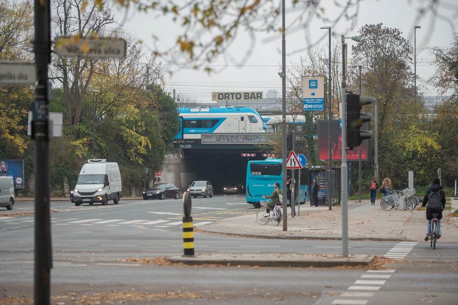 Podvoz Orto bar | Avtor: Anže Petkovšek