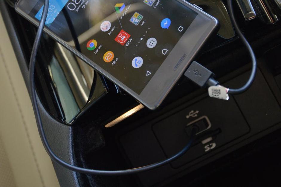 Telefon in avto | Avtor: Žurnal24 main