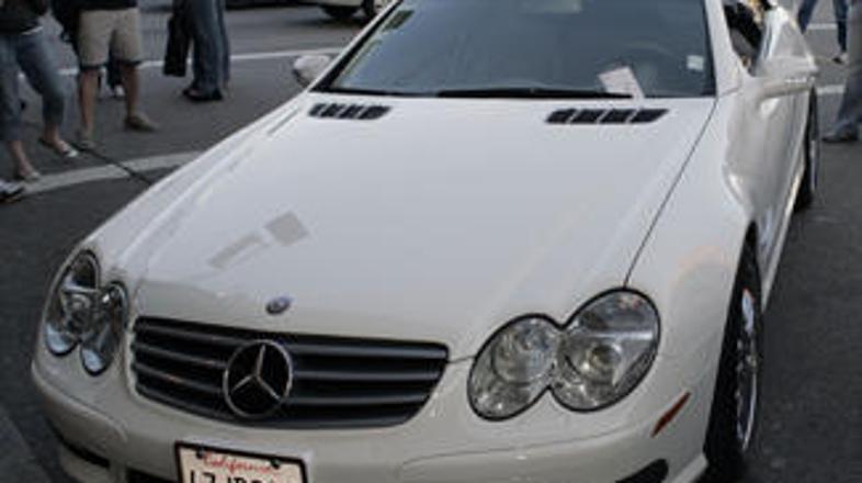 Britney se lahko poslovi od nekaterih svojih jeklenih prijateljev.