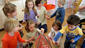 Vodstvu kranjske občine se zdi pomembno, da bo s preureditvijo v vrtec ekonomsko