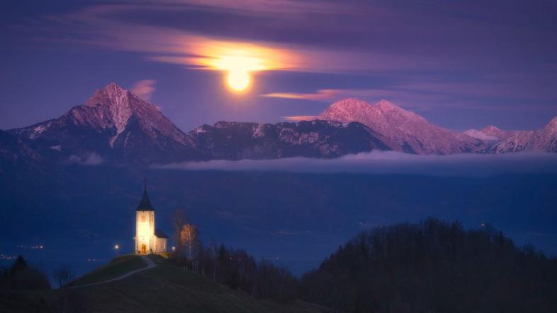 Pohodniška romantika na Jamniku ob polni luni