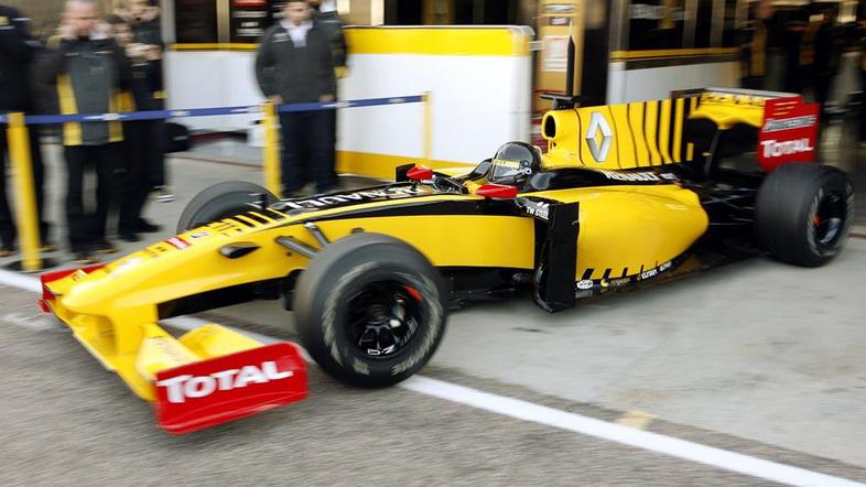 Vitaliju Petrovu je v formulo 1 sledila še Lada. (Foto: Reuters)