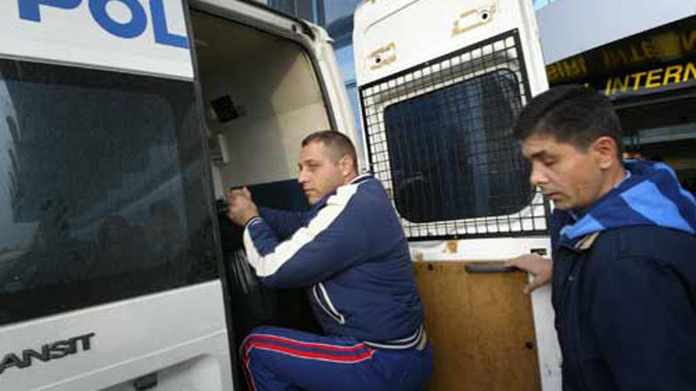 Italija ne bi smela izgnati cele skupine Romunov, opozarja Evropska komisija.