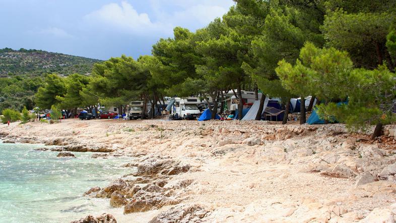 Če boste letos prikolico na Hrvaškem najeli na črno, vas lahko obiščejo inšpekto