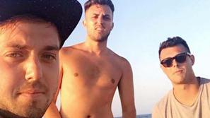 Pijani Britanci v Siriji