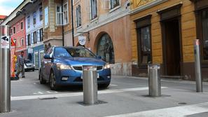 Škofjeloška občinska uprava vztraja, da so bili imetniki dovolilnic z režimom pa