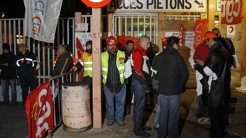 Takole so delavci več dni blokirali rafinerijo Grandpuits. (Foto: Reuters)