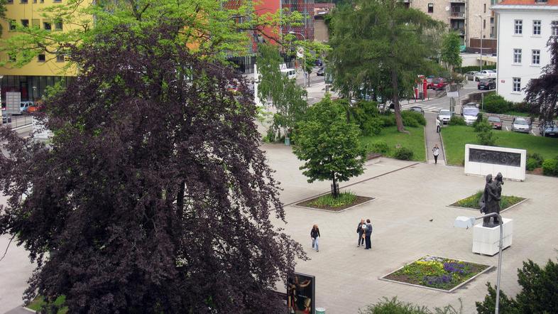 Usoda garaže pod Slovenskim trgom se zdi vse bolj negotova. (Foto: Iztok Golob)