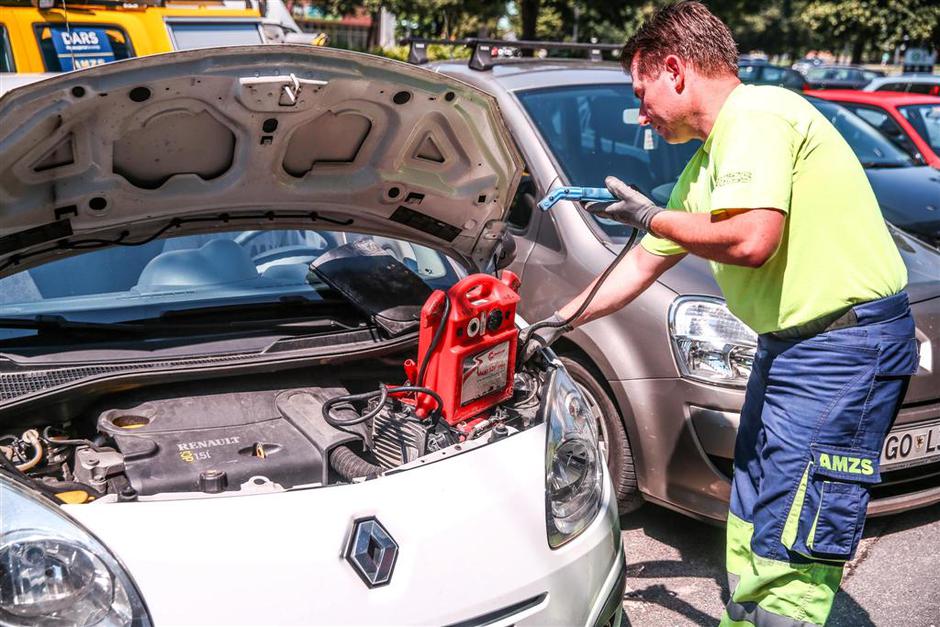 AMZS pomoč na cesti | Avtor: Saša Despot