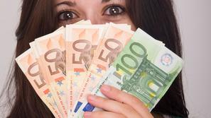 denar, plača, logistika, euro