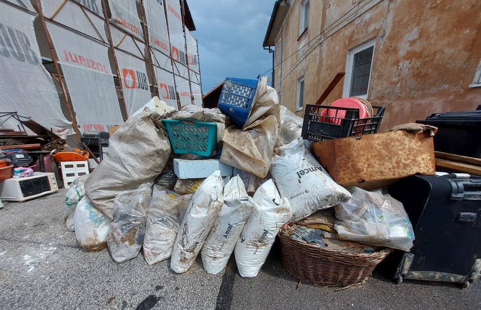 Škofja Loka, neurje, odpravljanje posledic, odpadki | Avtor: M. Ha.