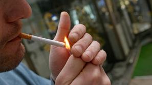 &lt;ilustracija&gt;: 09.01.2007, cigareta, dim, kajenje, kadilec, ogenj, Ljublja