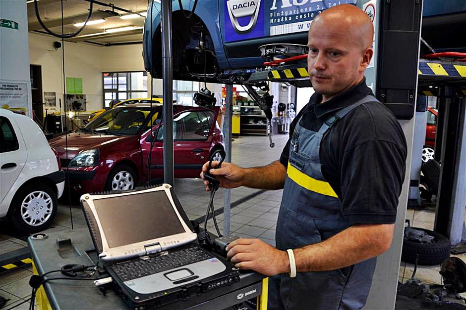 Servis vozil | Avtor: Gregor Prebil