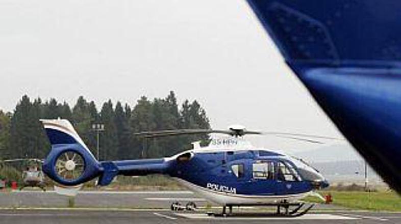 Schengensko mejo bosta preletavala dva helikopterja.