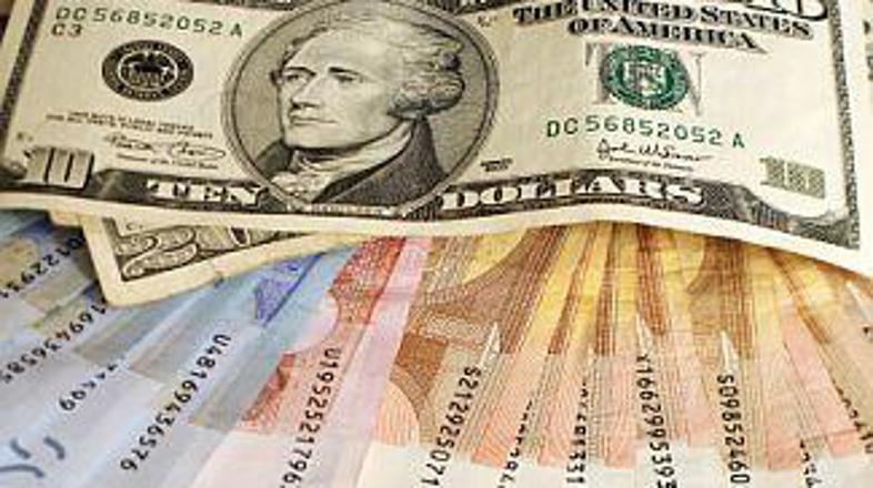 Za en evro je tako treba odšteti 1,3237 dolarja.