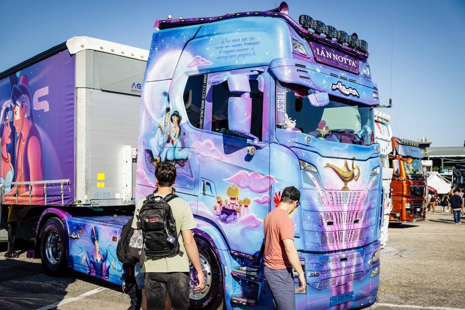 Srečanje tovornjakov v Misanu