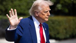 Donald Trump "talk to the hand"