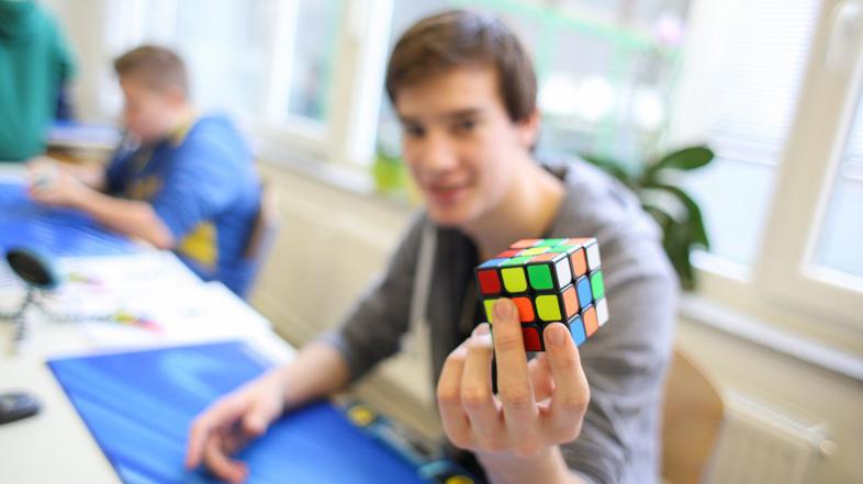 reševanje rubikove kocke