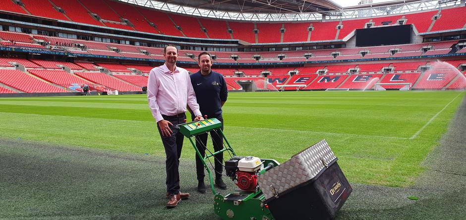 Jimmy "The Mower" Broadhouse Wembley | Avtor: Reševalni pas/Twitter