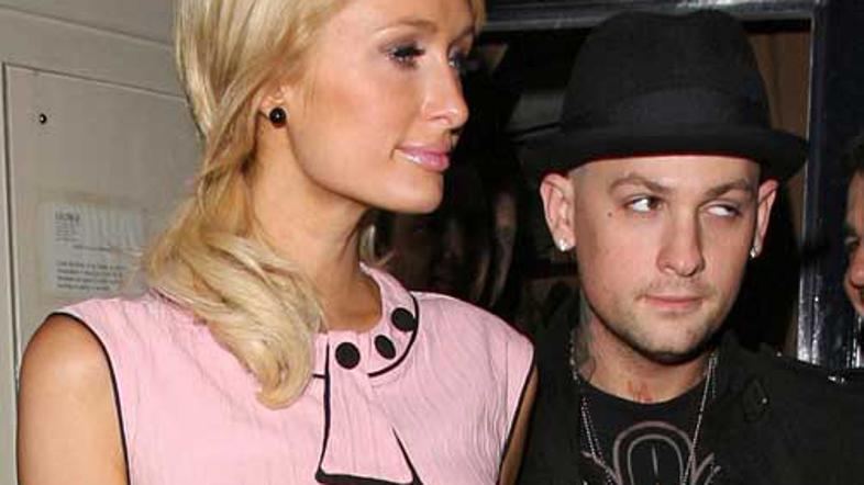 Paris in Benji sta še vedno zaljubljena.