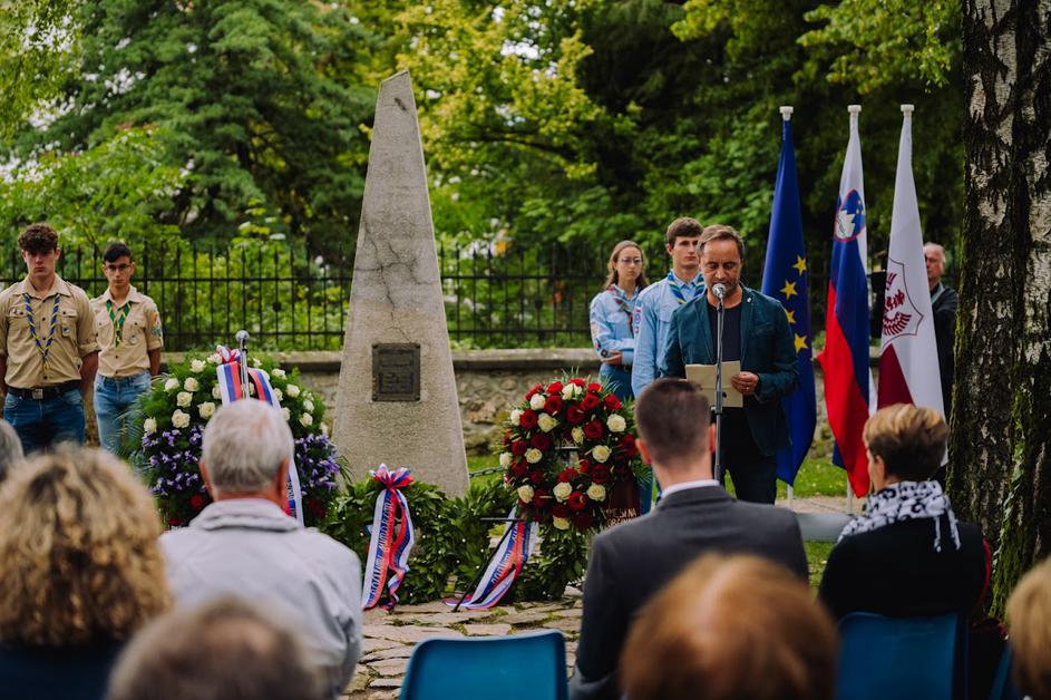 Komemoracija, Prešernov gaj, Kranj, spomenik bazoviškim junakom