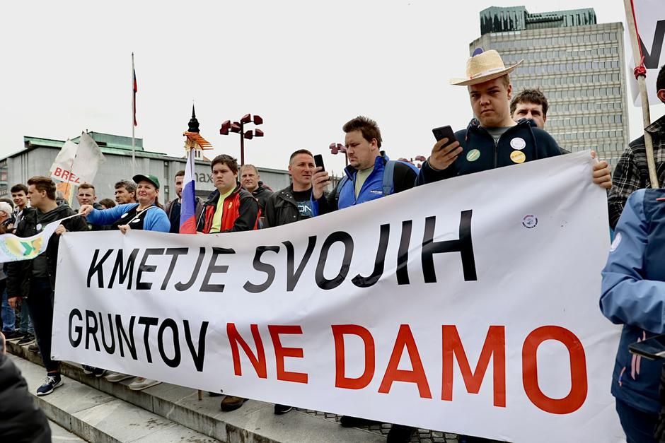 protestni shod kmetov v središču prestolnice | Avtor: Saša Despot