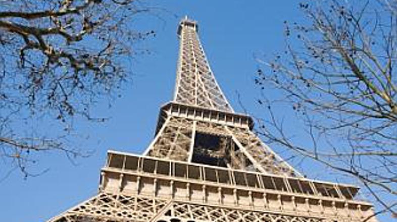 Talibani so zagrozili z napadom na Pariz.