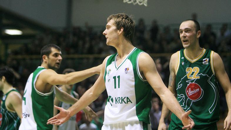 Zoran Dragić (na sredini) je bil ob Chrisu Bookerju najboljši strelec Krke. (Fot