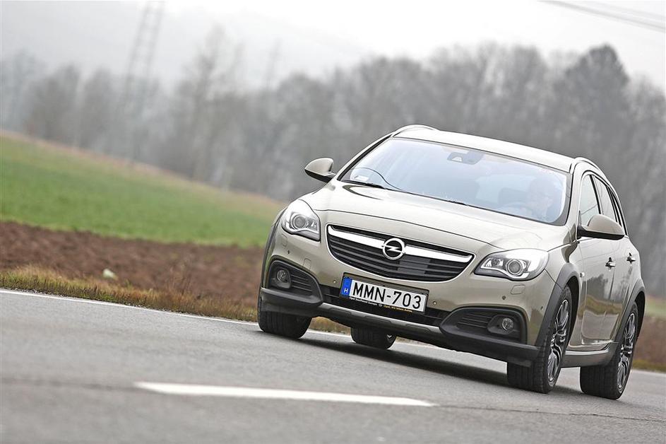 Opel insignia country tourer