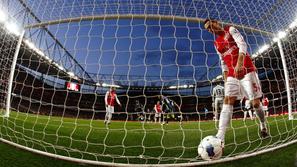 arsenal gol thomas vermaelen