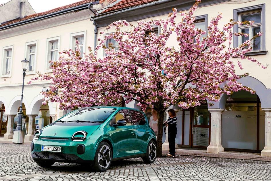 predstavitev renault twingo e-tech electric