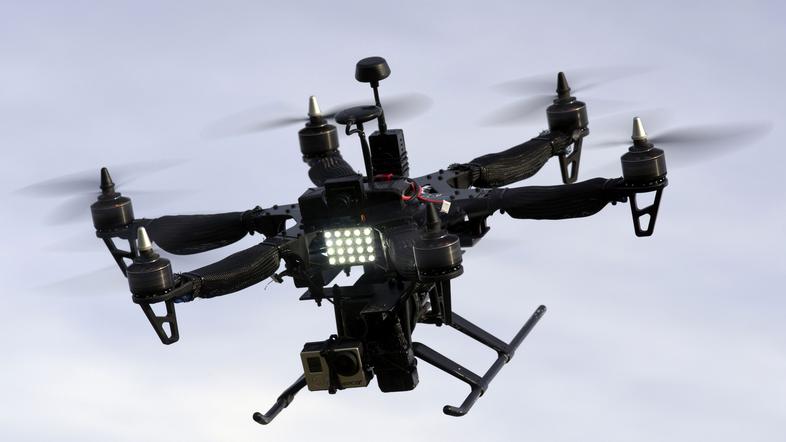 dron v zraku