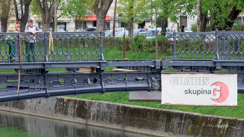 Tehnični pregled mostu, ki bo namenjen pešcem in kolesarjem, je predviden za 22.
