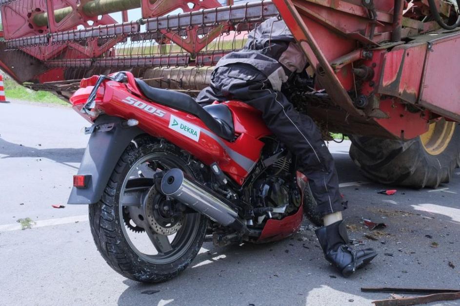 Trk motorista in kombajna