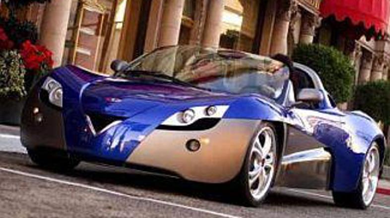 Saša Lakić velja za enega najbolj priznanih oblikovalcev s področja nekdanje Jug