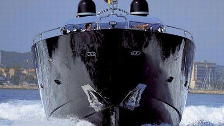 Sunseeker predator 108 je za mnoge le sen, za redke pa tudi razvada.