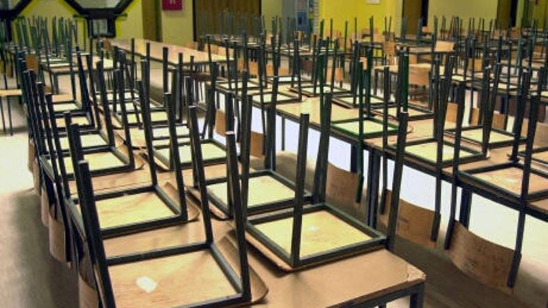 Vse kaže, da bodo srednje in višje šole konec januarja zaprte.