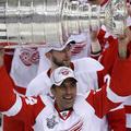 Chris Chelios bo znova zaigral v najmočnejši hokejski ligi na svetu. (Foto: EPA)