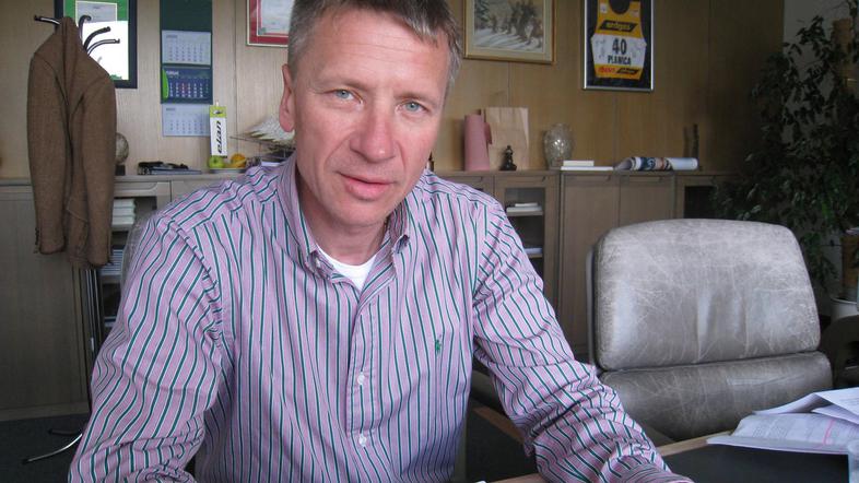 “Prodaja Obrovca je velika finančna razbremenitev Elana Skupine glede bančnih kr