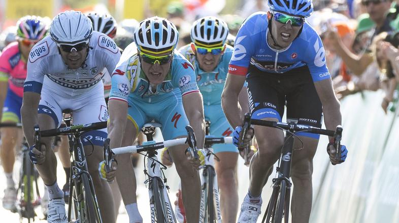 sport 16.05.13. Luka Mezgec, slovenski kolesar, Lituanian Ramunas Navardauskas (