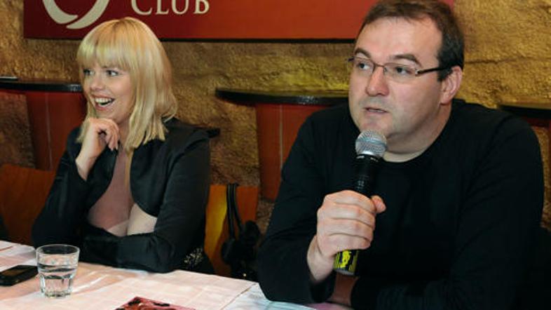 Nana Zeneli in Srečko Mrvar (direktor založbe Učila).