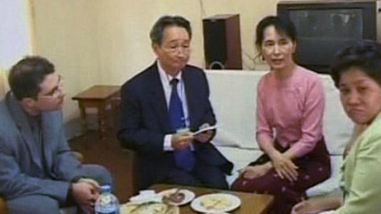 Hunta je včeraj dovolila, da se Su Čijeva sestane z ruskim, singapurskim in tajs